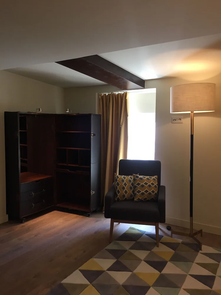 Room amenity