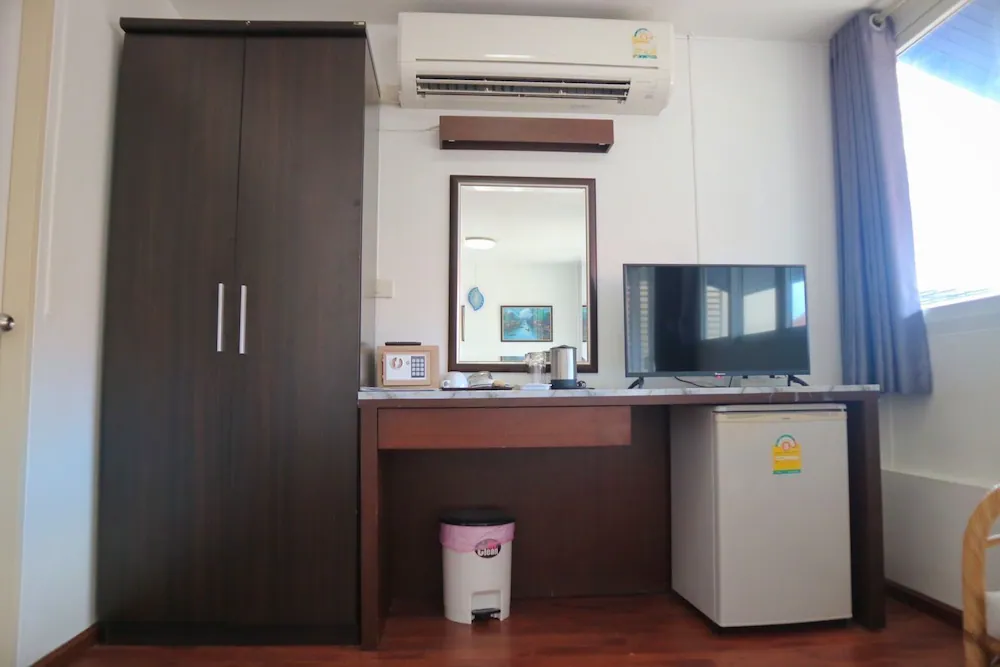 Mini-refrigerator
