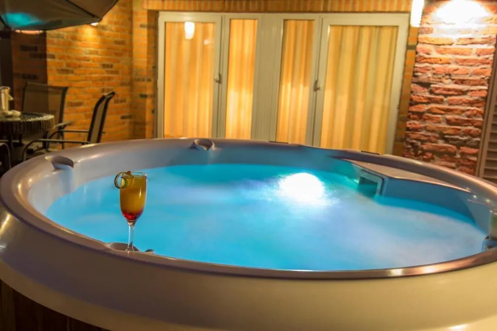 Indoor spa tub
