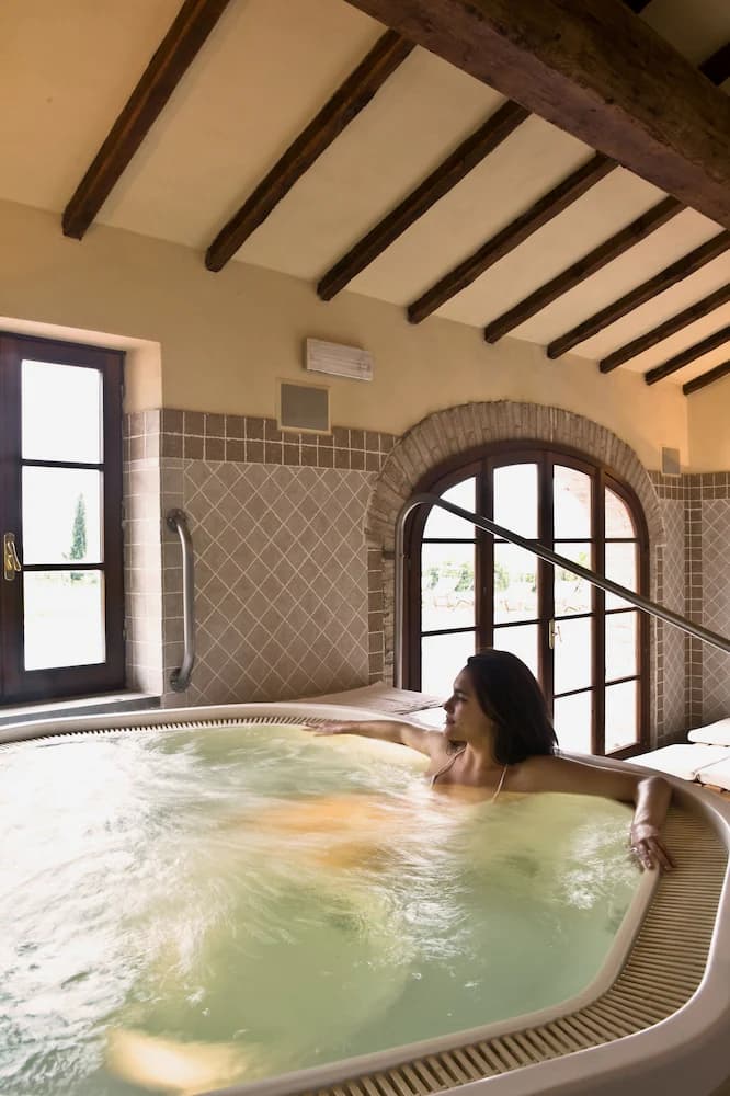 Indoor spa tub