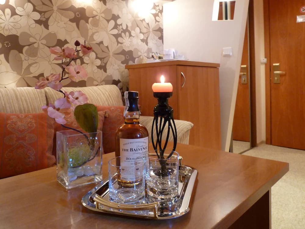 Room service - dining
