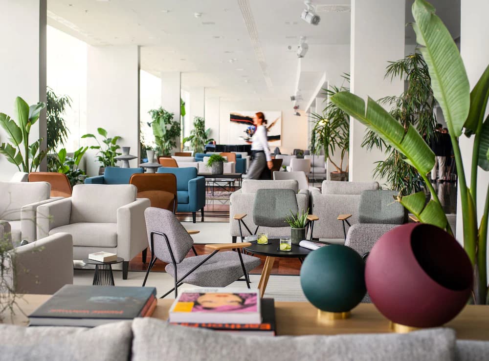 Lobby lounge