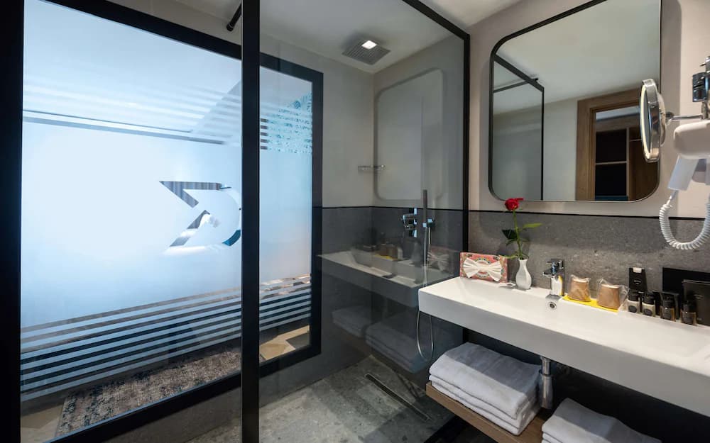 Bathroom amenities