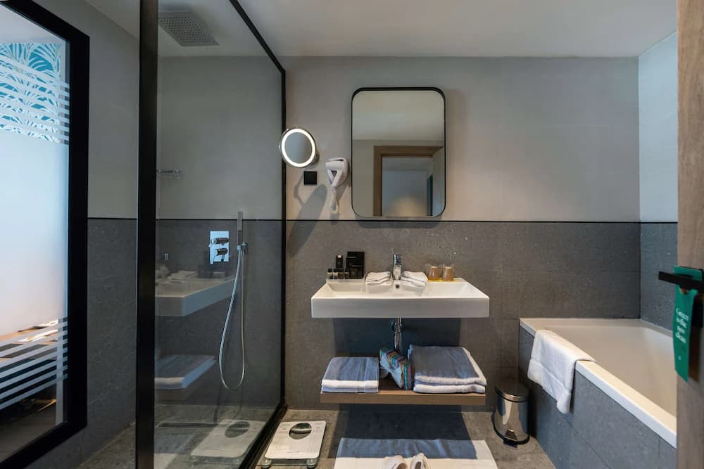 Bathroom amenities