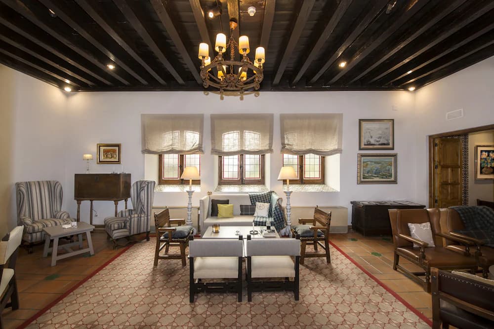 Lobby lounge