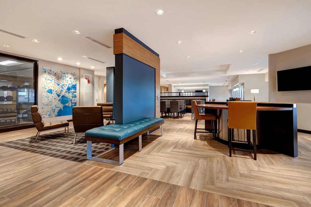 Lobby lounge