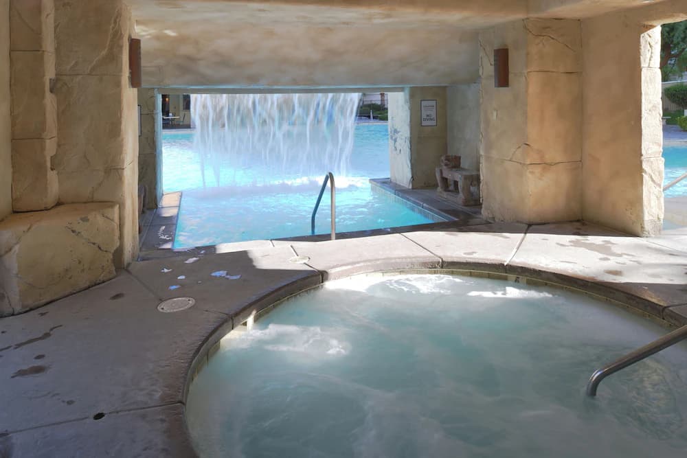 Pool waterfall