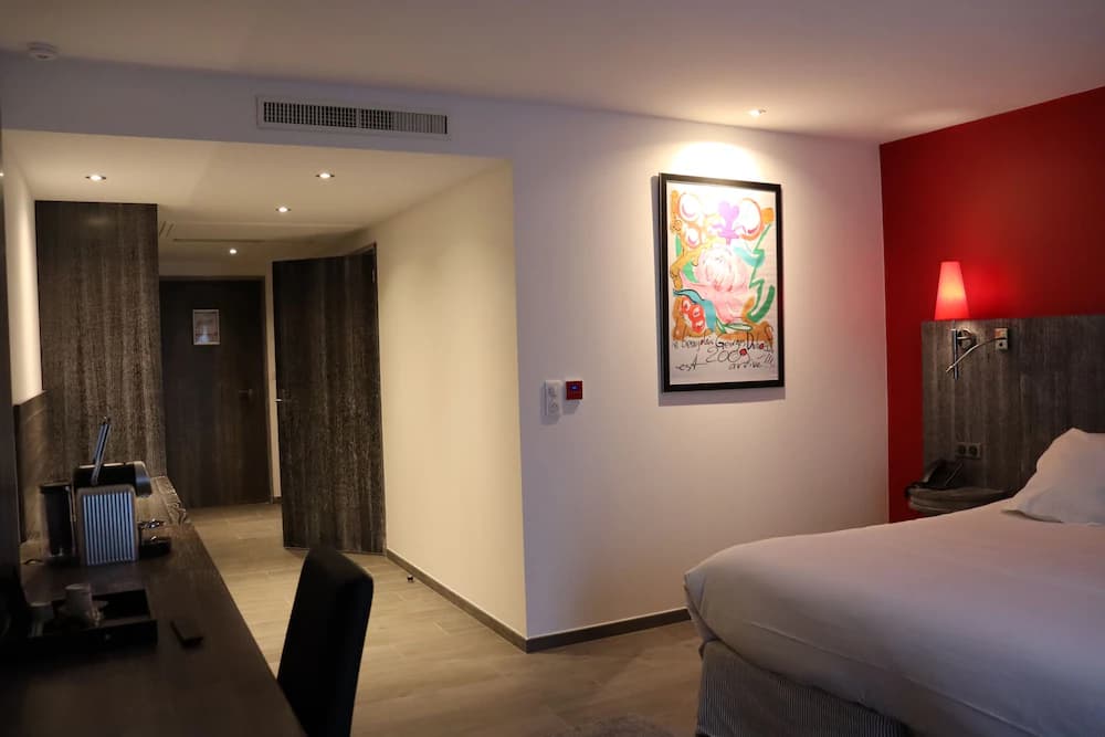 Room amenity