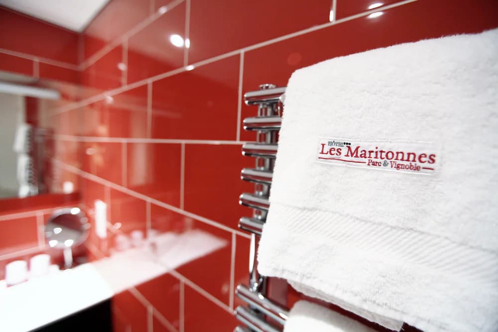 Bathroom amenities