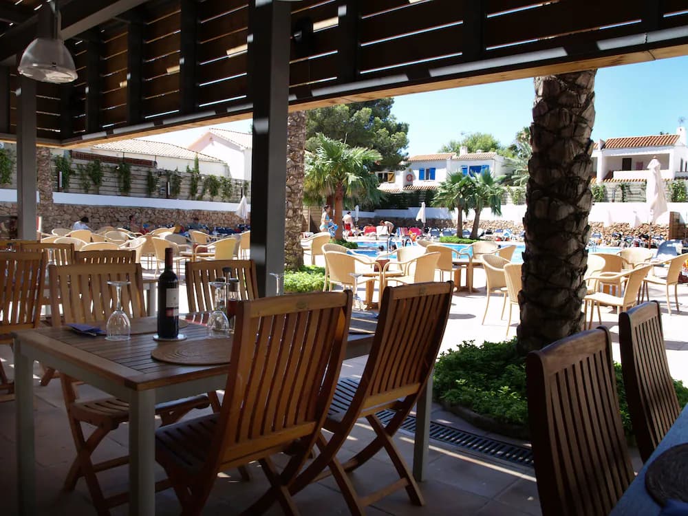 Poolside bar