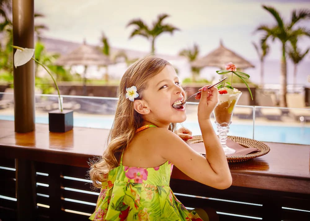 Poolside bar