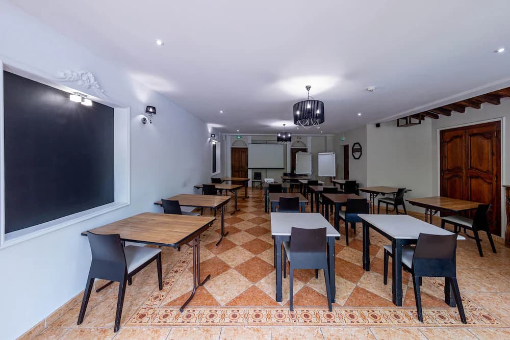 Meeting facility