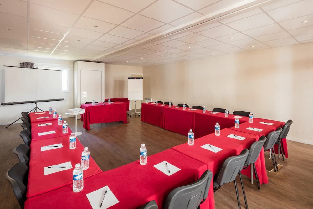 Meeting facility