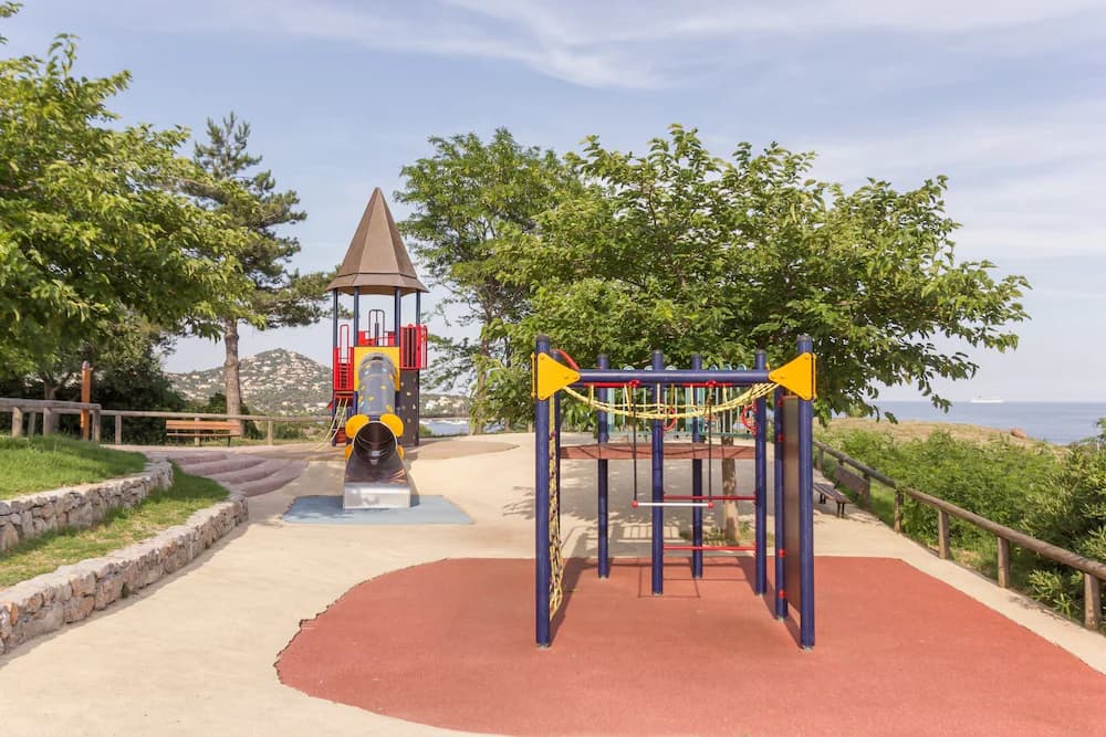 Children's play area - outdoor