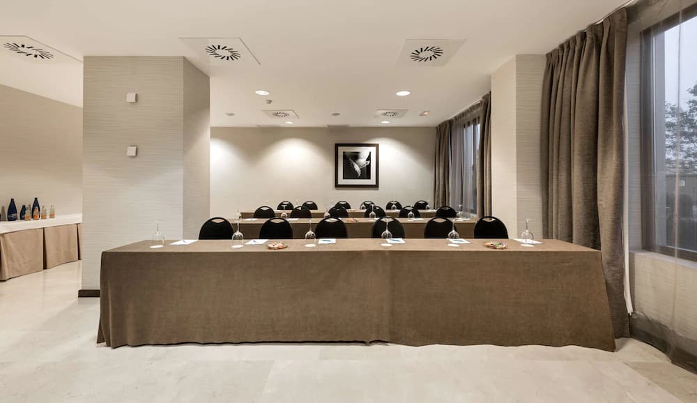 Meeting facility