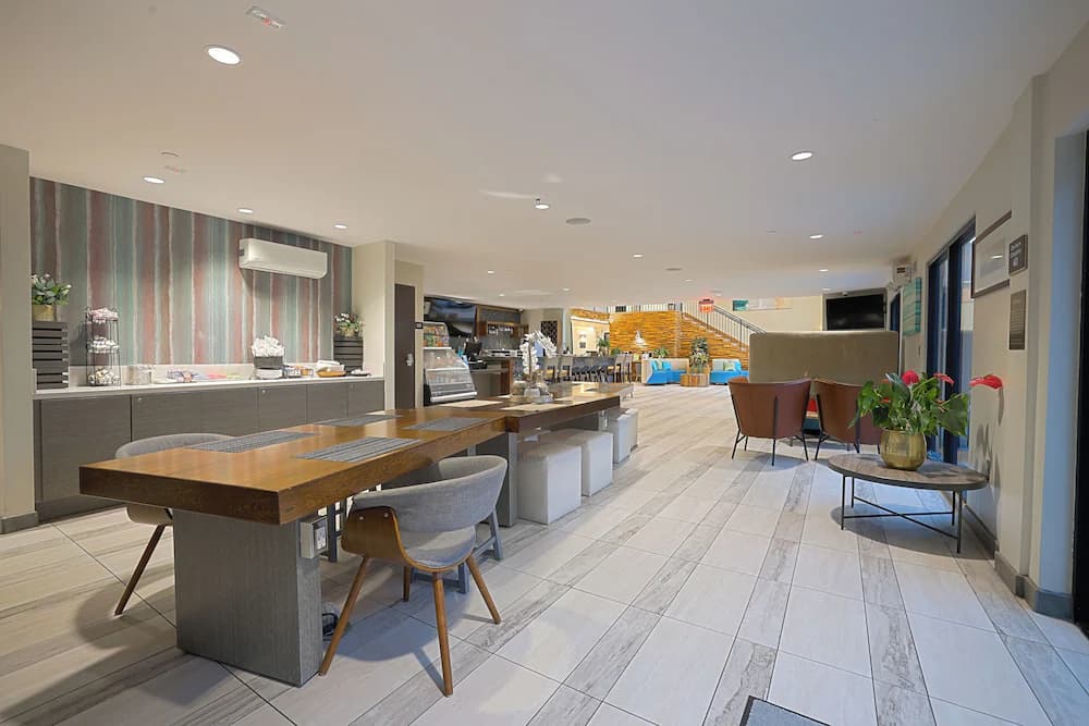 Breakfast area