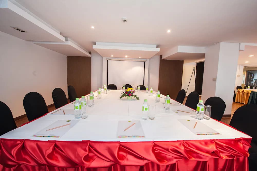 Meeting facility