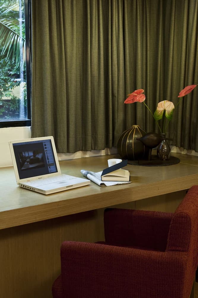 In-room business center