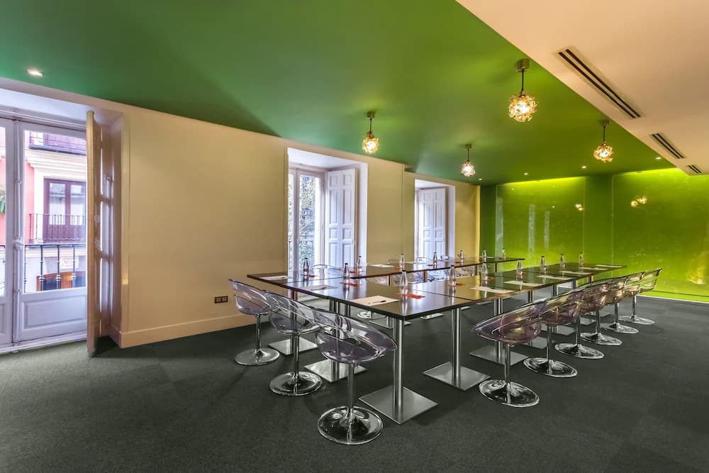 Meeting facility