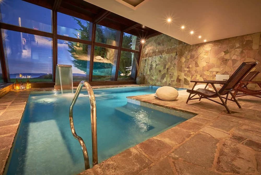 Pool waterfall
