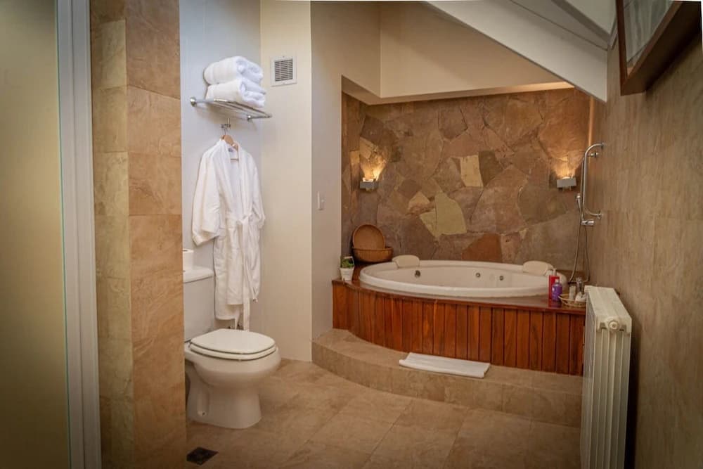 Jetted tub