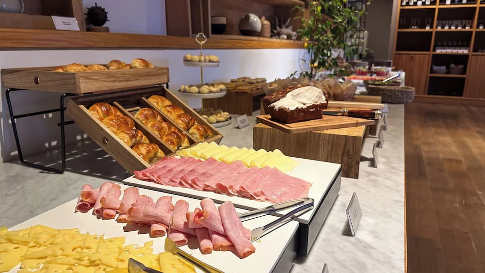 Breakfast buffet