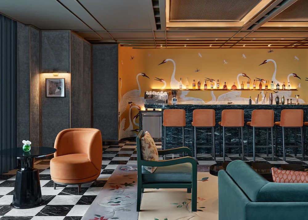 Lobby lounge
