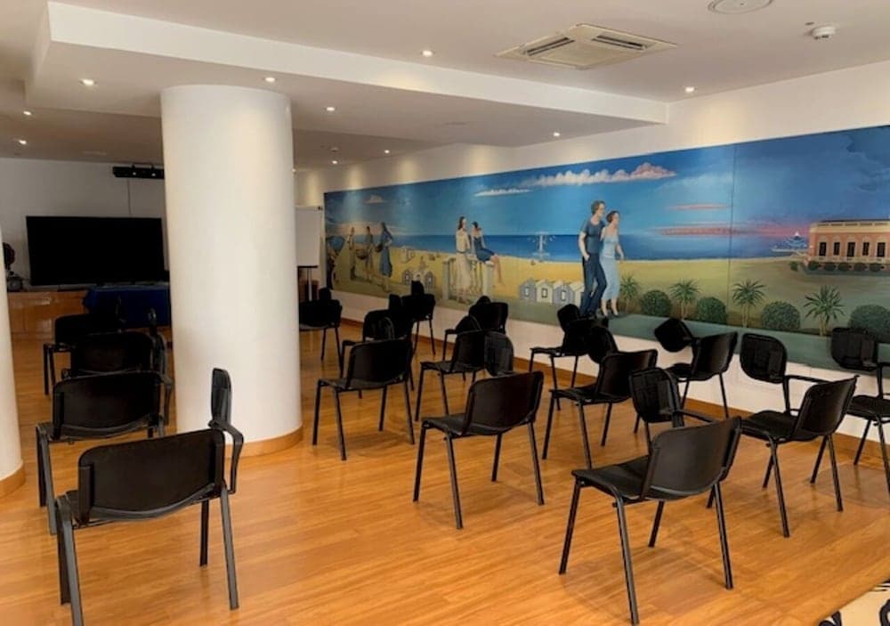 Meeting facility