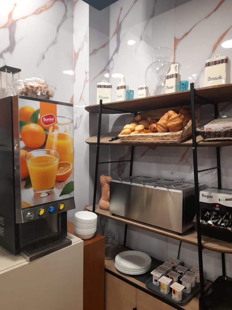 Breakfast area