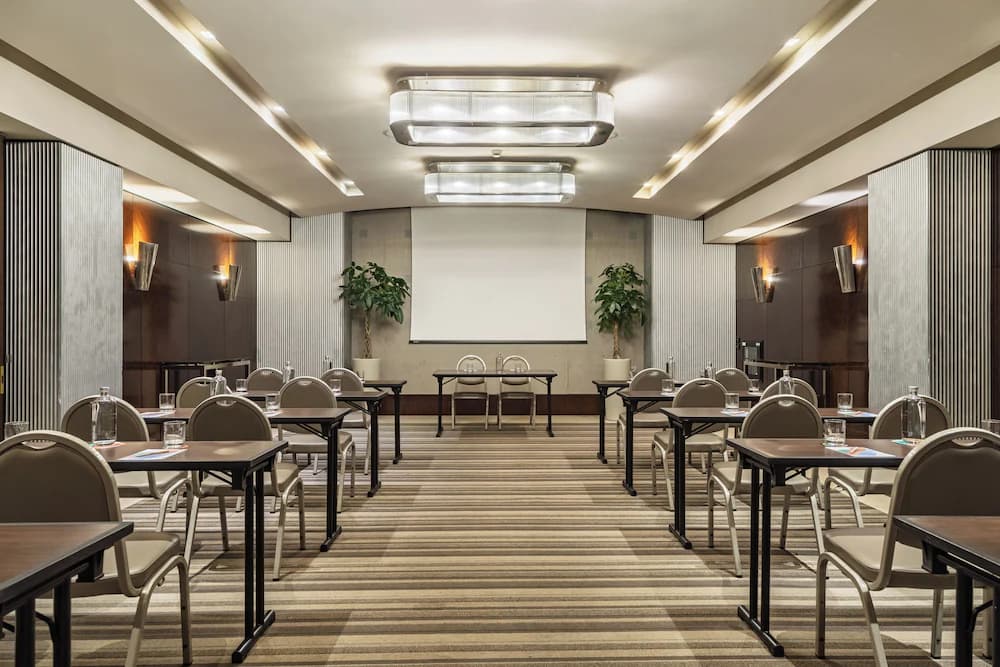 Meeting facility