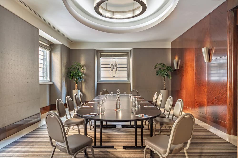 Meeting facility