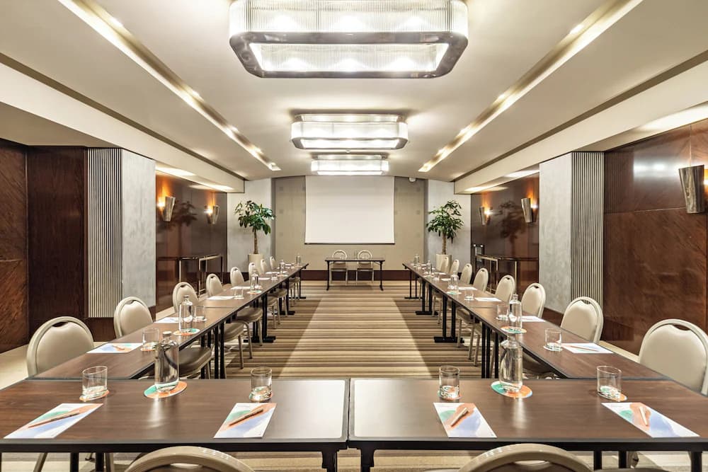 Meeting facility