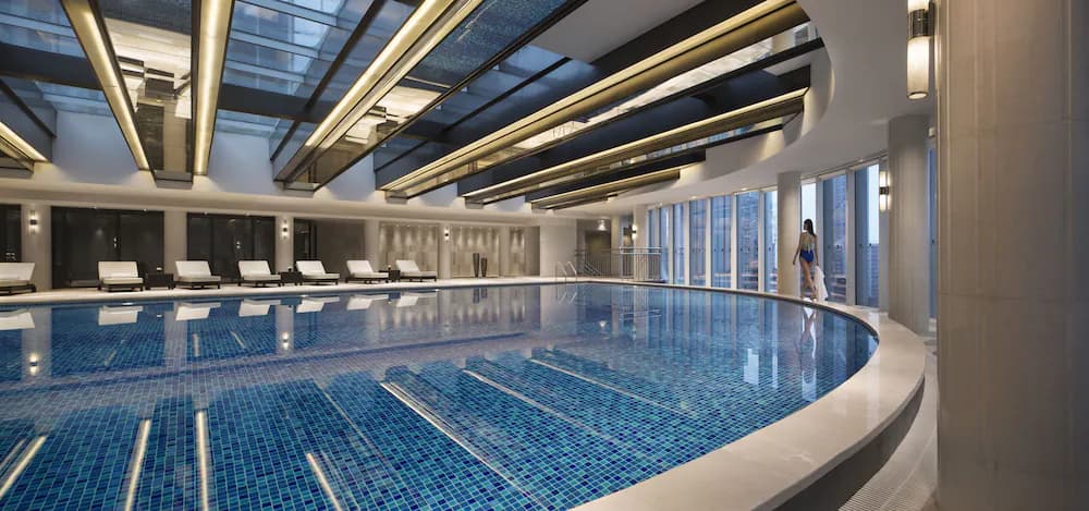 Indoor/outdoor pool