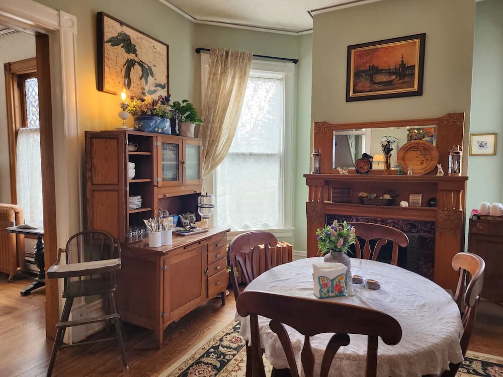 Breakfast area