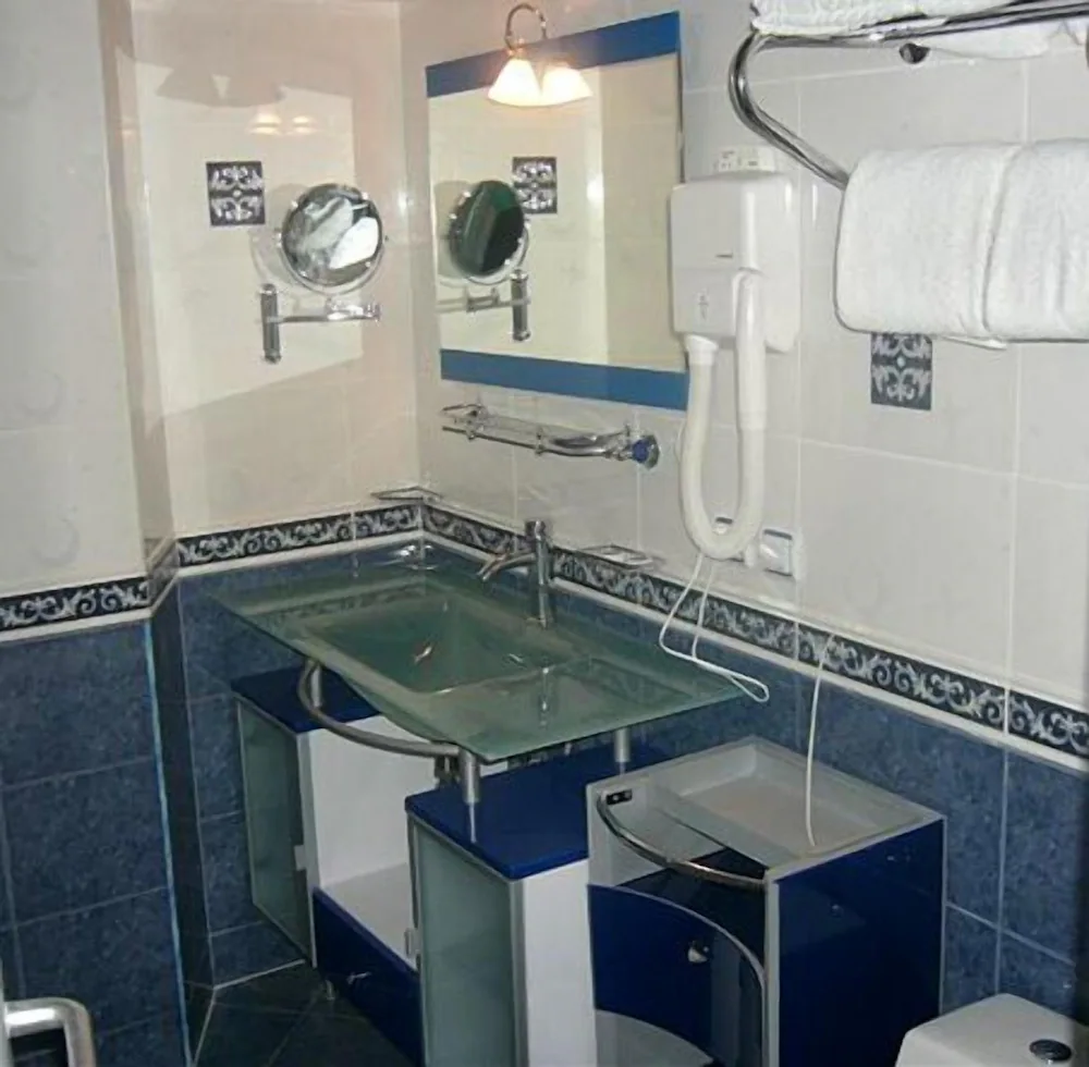 Bathroom sink