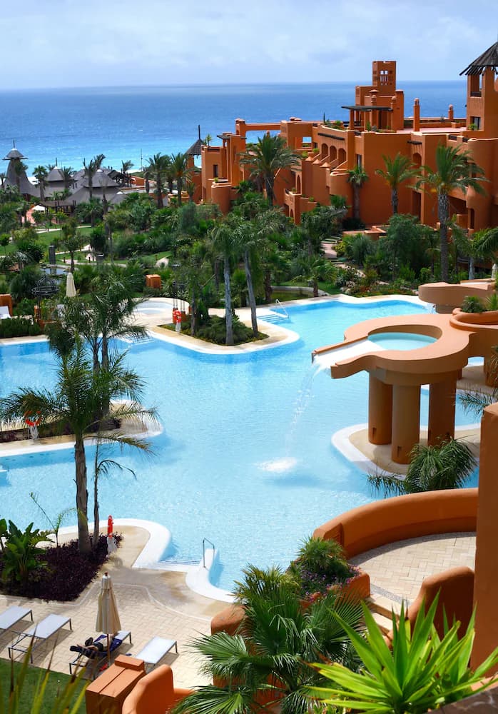 Pool waterfall