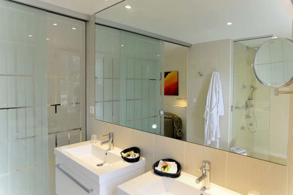 Bathroom sink