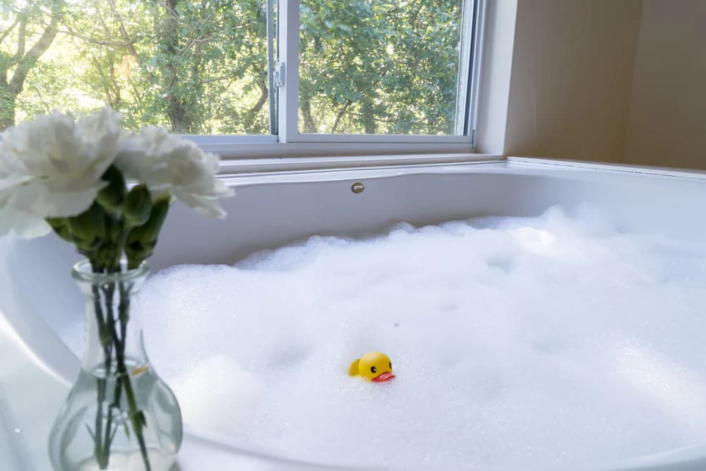 Jetted tub