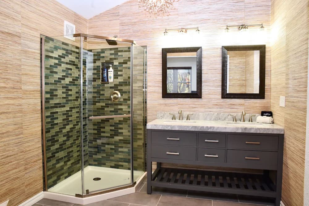 Bathroom shower