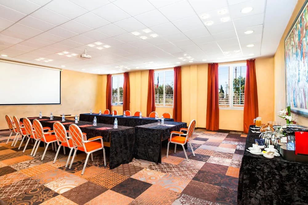 Meeting facility