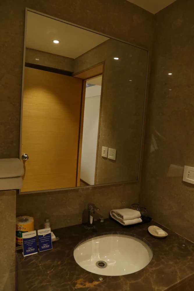 Bathroom sink