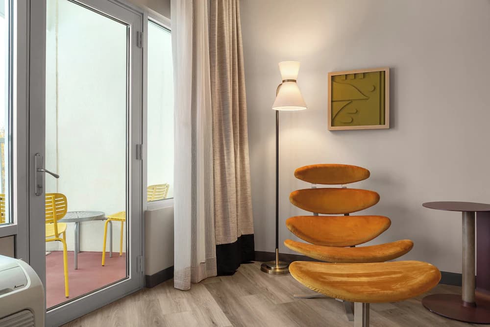 Room amenity