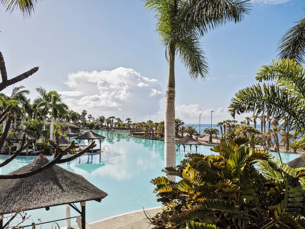 Infinity pool