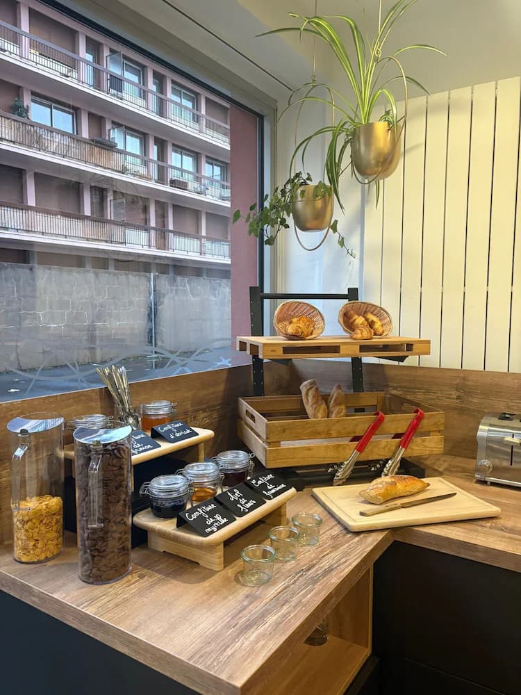 Breakfast area
