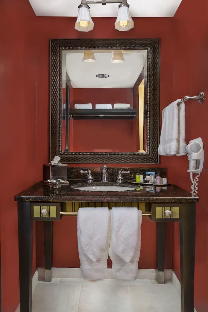 Bathroom sink