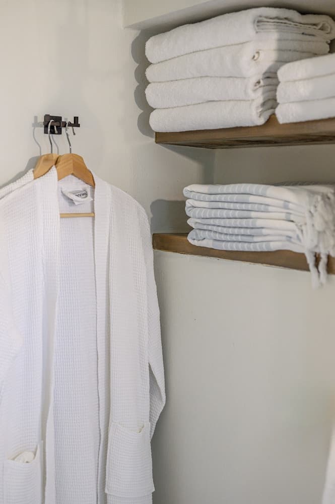Bathroom amenities