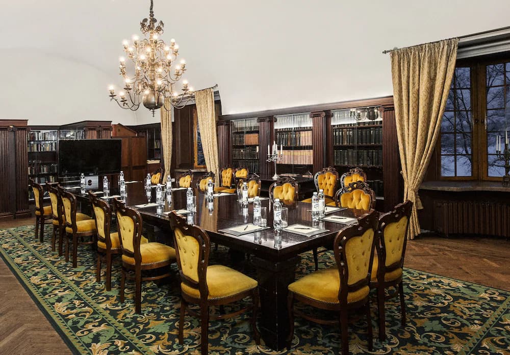 Meeting facility