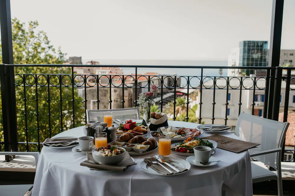 Breakfast area
