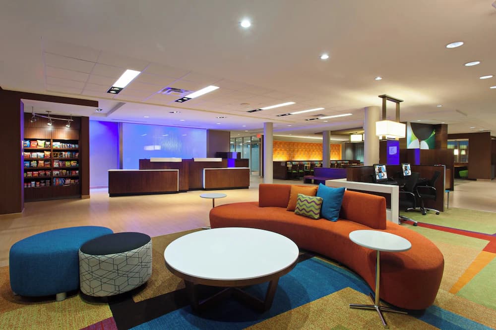 Lobby lounge