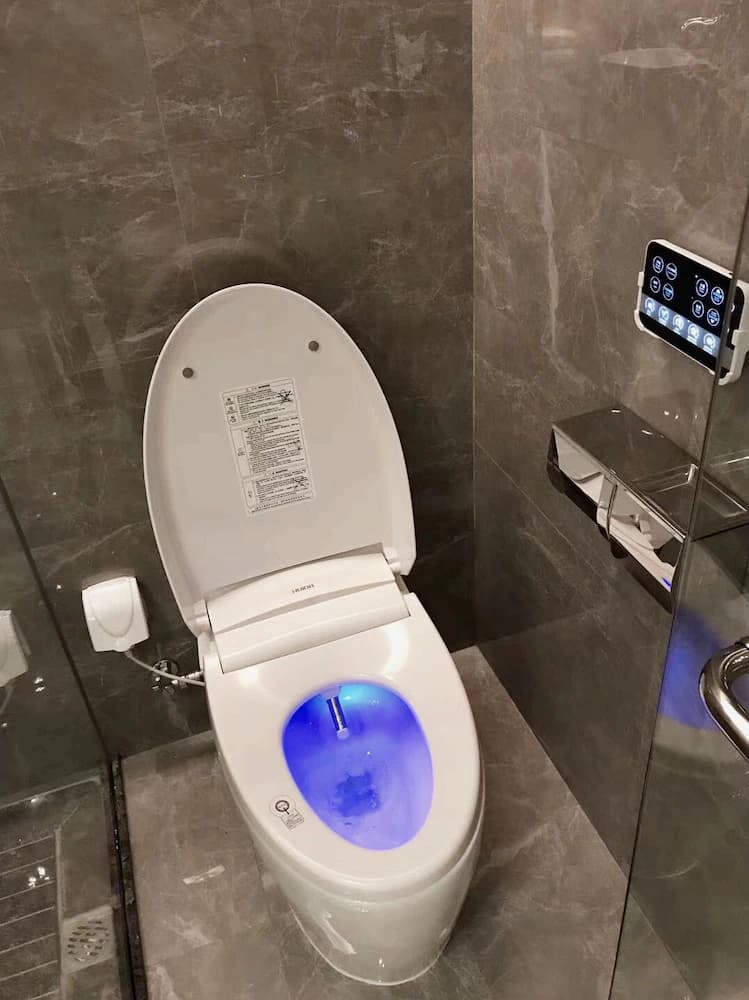 Bathroom amenities